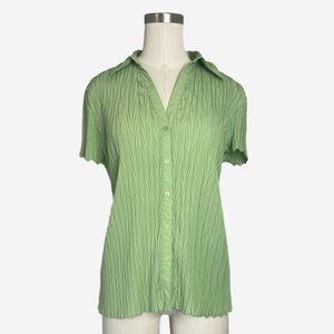 Dressbarn Green pleated textured short sleeve collared button up Y2K capsule L